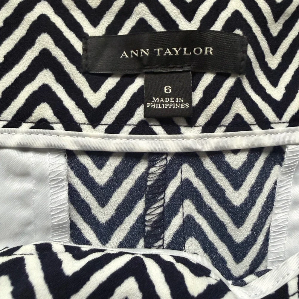 Ann Taylor Chevron Shorts Womens 6 Black White Zig Zag Print Tailored Retro Chic